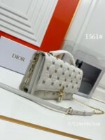 Ladies Fashion Butterfly Bracelet Bag - Image 2