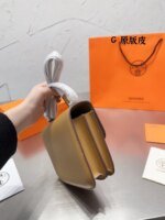 Hermès Constance Swift cowhide leather Earthy yellow size: 19cm - Image 6