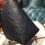 Louis Vuitton V Tote MM M44422 M44397 M44421 - Image 2