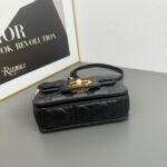 Ladies versatile fashionable hand chain bag - Image 6