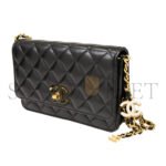 CHANEL 24A HANDMADE ENAMEL DOUBLE C TONE INTERFACE WOC AP3938 (19*12*4cm) - Image 2