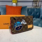 Louis Vuitton Print Double Zip Pochette M67561 - Image 2