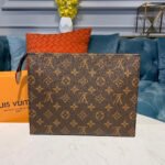 Louis Vuitton Pikachu Pochette Voyage M47542 - Image 5