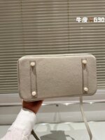 Hermès Birkin Togo Calf Gold Hardware Cream White size: 30Cm/ 25Cm - Image 6