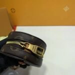 Louis Vuitton Monogram Canvas Round Case M68524 - Image 8