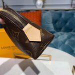 Louis Vuitton Monogram Canvas Cosmetic Pouch M47515 - Image 7