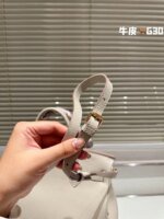 Hermès Birkin Togo Calf Gold Hardware Cream White size: 30Cm/ 25Cm - Image 7