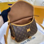 Louis Vuitton Monogram Canvas Saumur MM M42256 - Image 13