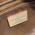 Louis Vuitton Monogram Canvas Toiletry Bag 25 M47527 - Image 9