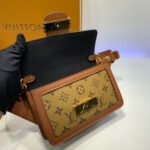 Louis Vuitton Bumbag Dauphine M44586 - Image 8