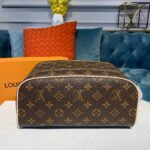 Louis Vuitton Monogram Canvas King Size Toiletry Bag M47528 - Image 4