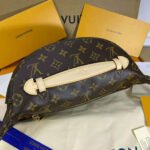 Louis Vuitton Monogram Canvas Bumbag M43644 - Image 4