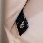 Ladies classic fashion handbag - Image 4