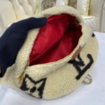 Louis Vuitton Bumbag M55425 - Image 10