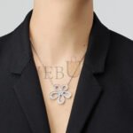 VAN CLEEF ARPELS FLOWERLACE PENDANT VCARP05200 - Image 2