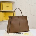 Ladies classic fashion handbag - Image 2
