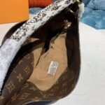 Louis Vuitton Monogram Canvas And Python Artsy MM M44010 - Image 8