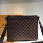 Louis Vuitton Damier Ebene Canvas District MM N41213 - Image 8