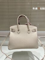 Hermès Birkin Togo Calf Gold Hardware Cream White size: 30Cm/ 25Cm - Image 2