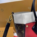 Louis Vuitton On My Side M53824 - Image 5
