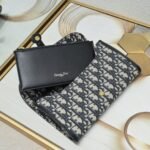 Ladies fashion blue printed chain bag - Image 2