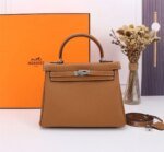 Hermès Kelly Togo Calf Sliver hardware Golden brown size: 25Cm/ 28Cm