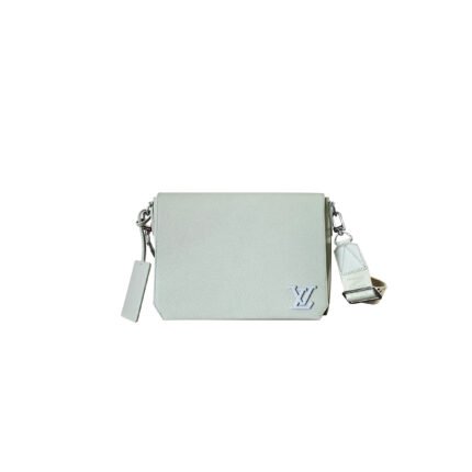 LOUIS VUITTON TAKEOFF MESSENGER M22505 (28*24*10cm)