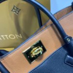 Louis Vuitton On My Side M53823 - Image 5