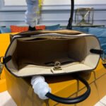 Louis Vuitton On My Side M55302 - Image 10