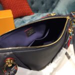 Louis Vuitton V Tote MM M44422 M44397 M44421 - Image 3