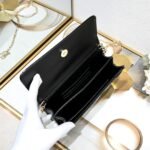 Women’s Fashion Pearl Clutch - Image 2