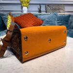 Louis Vuitton On My Side M56077 - Image 5