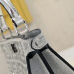 Women’s Fashion Classic Crossbody Bag - Image 5