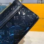 Louis Vuitton Monogram Vernis LV Wynwood M90445 - Image 16