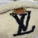 Louis Vuitton Bumbag M55425 - Image 8