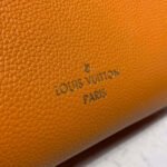 Louis Vuitton On My Side M56077 - Image 9