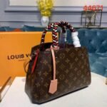 Louis Vuitton Monogram Canvas Montaigne BB M44671 - Image 3