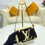 Louis Vuitton Beach Pouch M68599 - Image 3