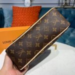 Louis Vuitton Monogram Canvas Toiletry Bag 25 M47527 - Image 6