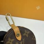 Louis Vuitton Monogram Canvas Round Case M68524 - Image 3