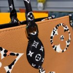 Louis Vuitton Onthego M44674 Black/Caramel - Image 8