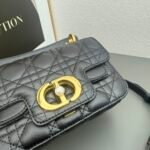 Ladies versatile fashionable hand chain bag - Image 8
