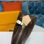 Louis Vuitton Monogram Canvas Cosmetic Pouch M47515 - Image 8