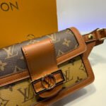 Louis Vuitton Bumbag Dauphine M44586 - Image 4