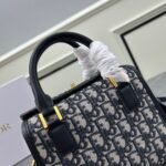 Ladies new fashion handbag - Image 6